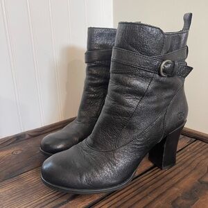 Born Chyler Black Leather Ankle Boots